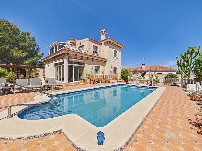 Chalet Independiente en Pinar de Campoverde