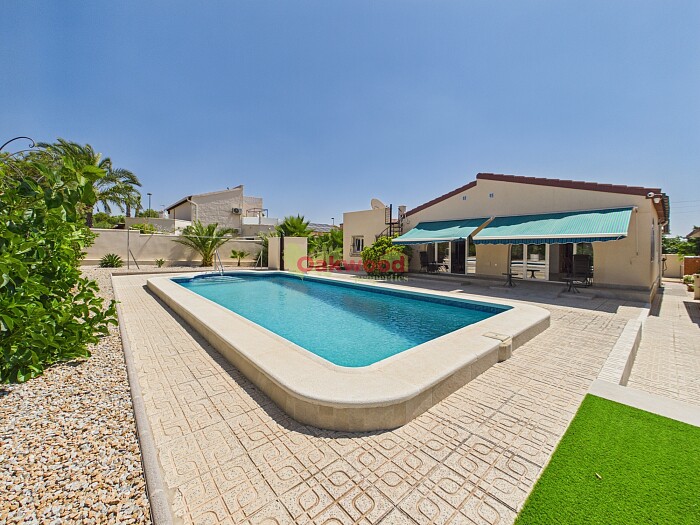 Chalet Independiente en Pinar de Campoverde